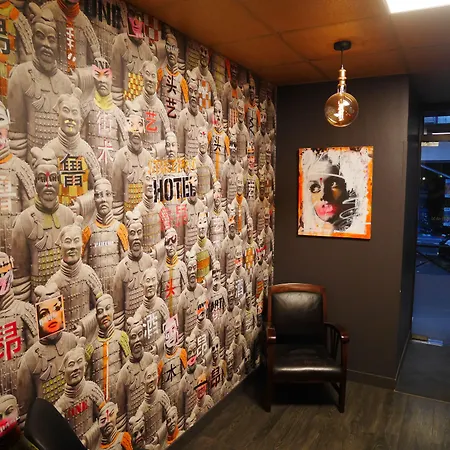 Street Art Hotel 2*