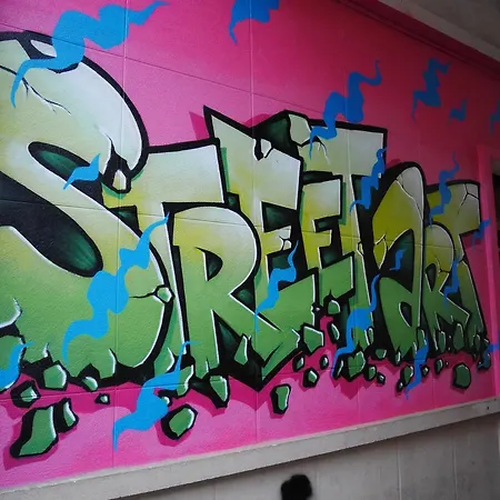 Street Art Hotel 2*