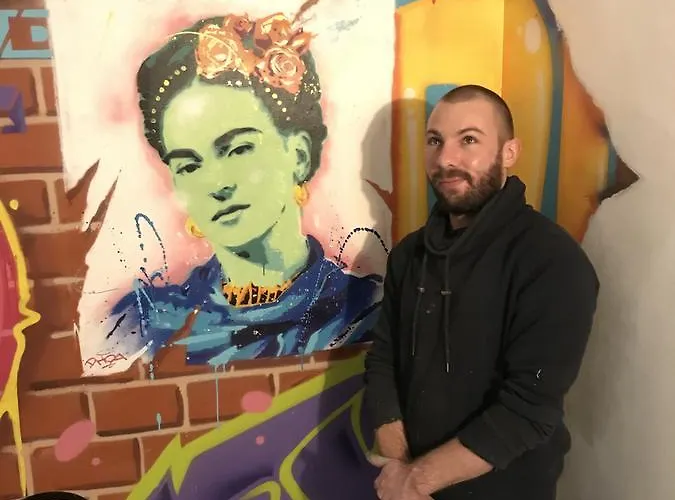 فندق Street Art روان